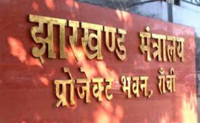 झारखंड में मंत्रिमंडल विस्तार के बाद मुख्यमंत्री हेमंत सोरेन ने मंत्रियों के विभाग का बंटवारा कर दिया