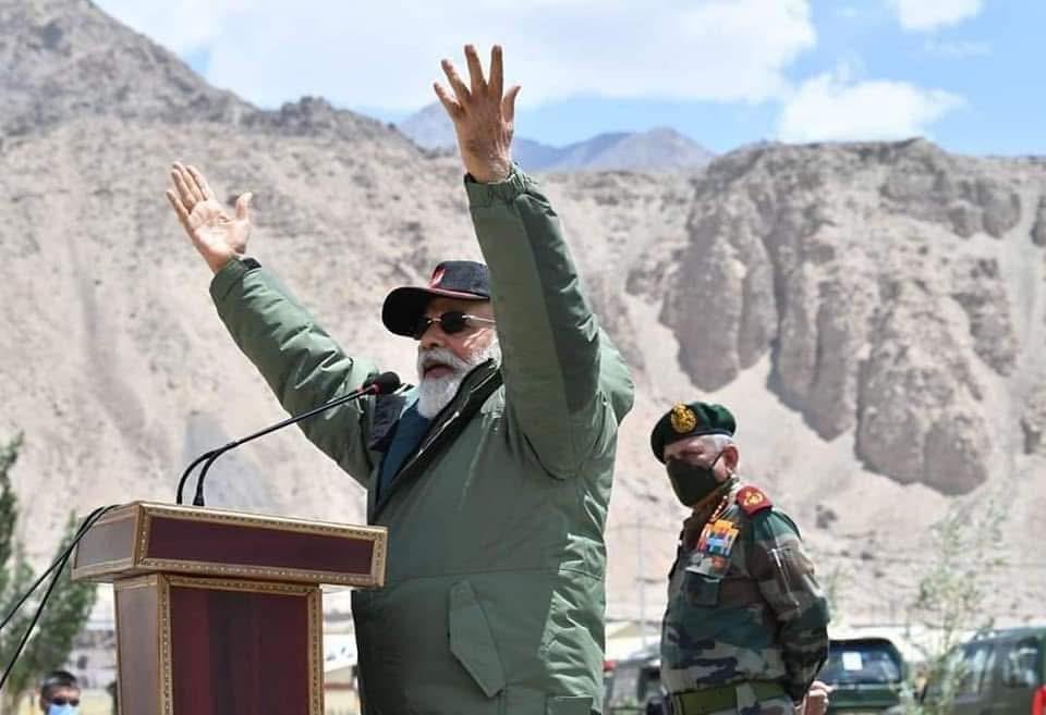 भारतीय सेना दिवस 2025: पुणे में युद्ध विकास का प्रदर्शन, रक्षा मंत्री ने सेना की उपलब्धियों को सराहा