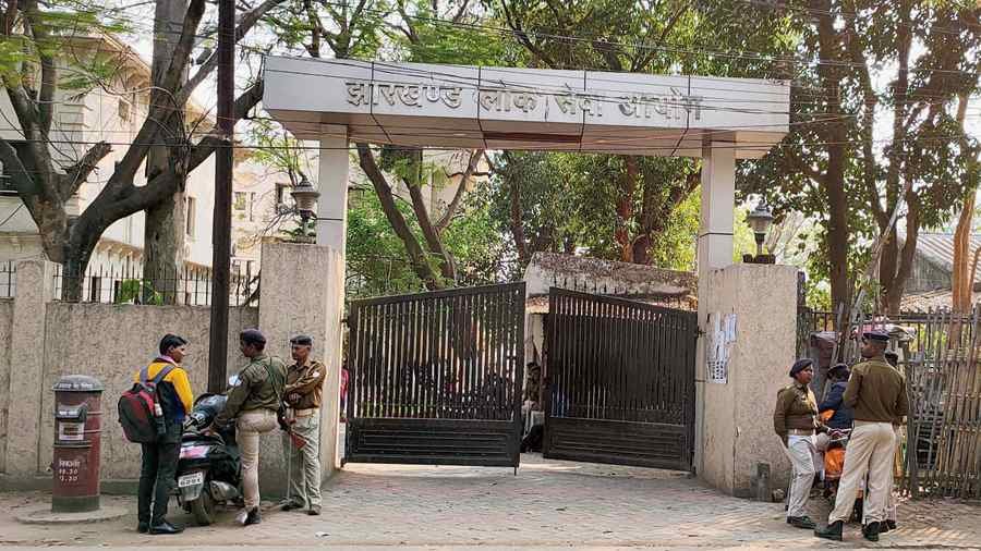 झारखंड में नीड बेस्ड सहायक प्राध्यापक नियुक्ति पर विवाद