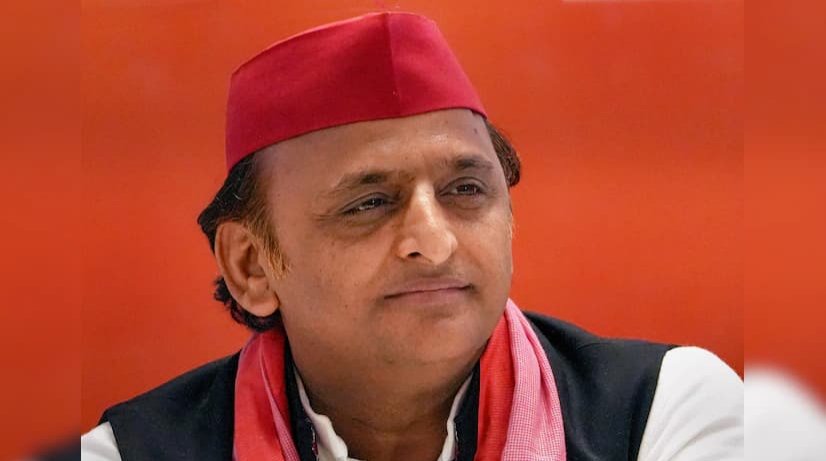 अखिलेश यादव का गौशालाओं पर सवाल, BJP बोली- सनातन संस्कृति का अपमान!